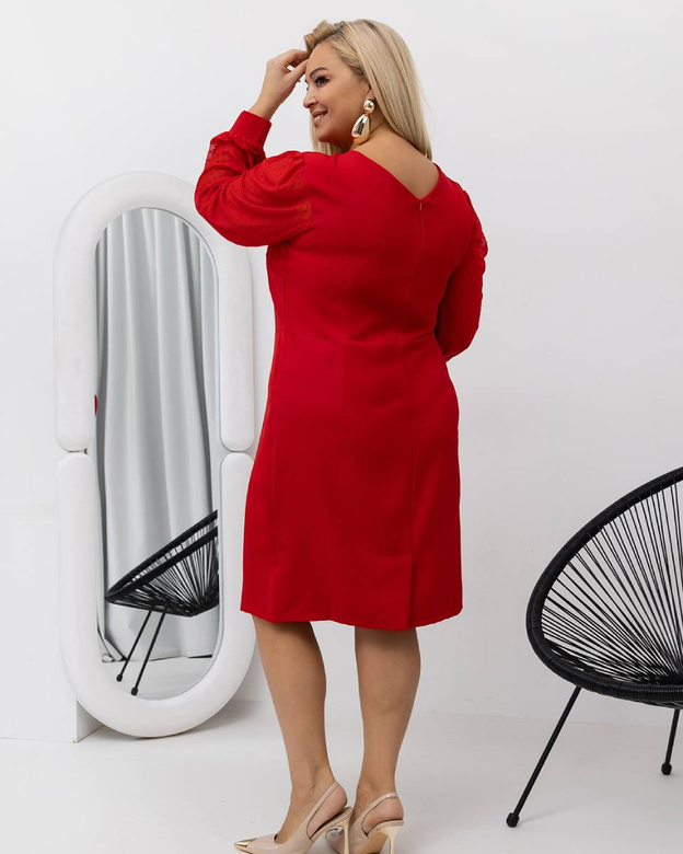 Czerwona prosta sukienka glamour