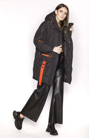 Puchowa kurtka damska z ozdobnymi taśmami czarna (AG2-J85)