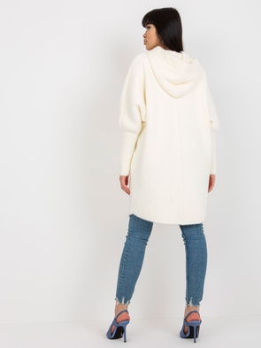 Elegancka ecru narzutka typu alpaka poniżej bioder