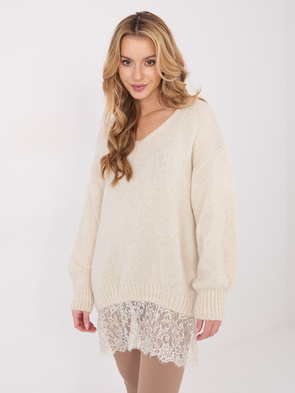 Miękki ecru sweter damski z moherem i koronką