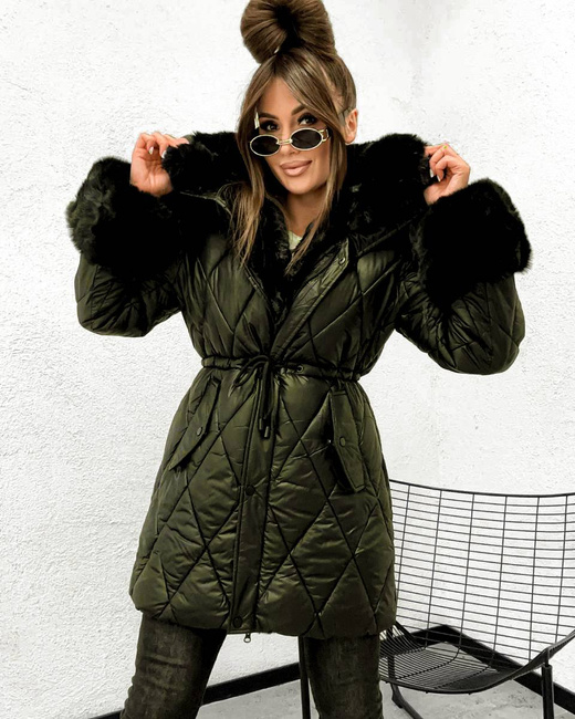 Pikowana kurtka zimowa khaki z futrzanym wykończeniem