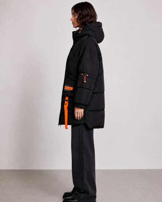 Czarna kurtka puffer oversize z kapturem