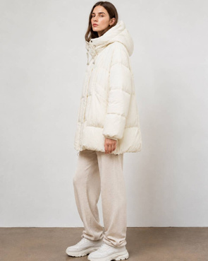 Puchowa kremowa kurtka damska oversize typu puffer