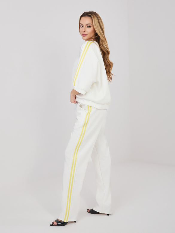Komplet sportowy z bluzą oversize ecru