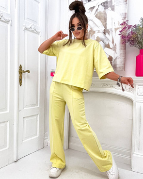 Oversizowy żółty komplet t-shirt i spodnie