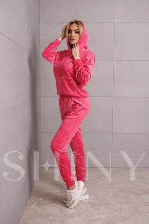 Ciemnoróżowy komplet welurowy bluza kangurka i spodnie dresowe