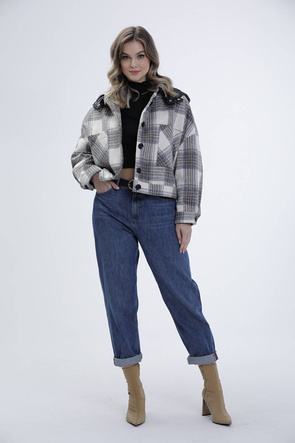 Krótka koszulowa kurtka w kratę w kolorze szaro/ecru