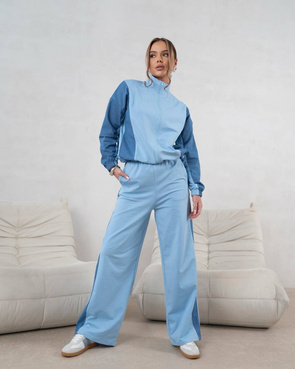Niebieski stylowy komplet dresowy – bluza na zamek i spodnie z wysokim stanem