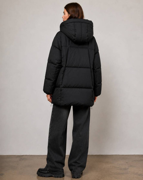 Puchowa czarna kurtka damska oversize typu puffer