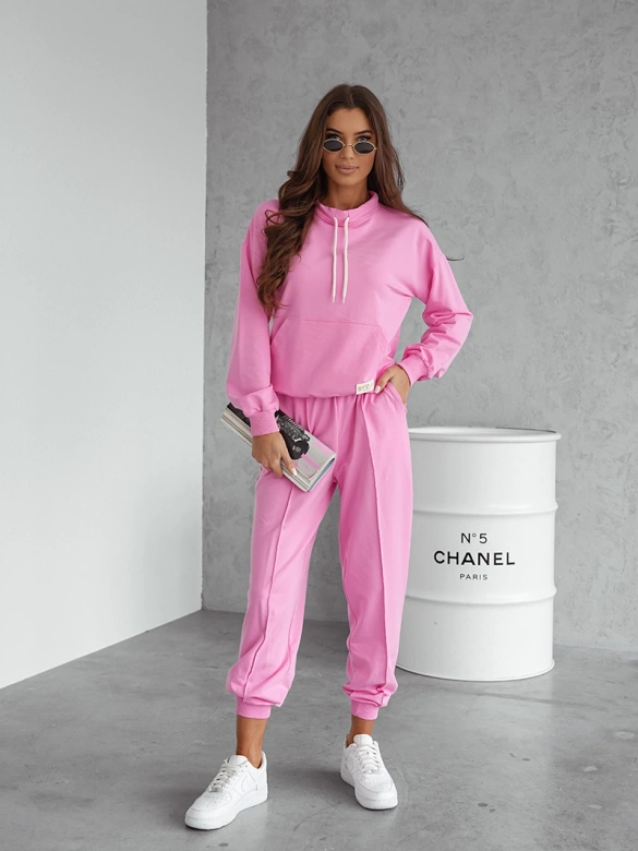 Różowy bawełniany dres damski 
