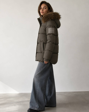 Krótka khaki kurtka zimowa typu puffer