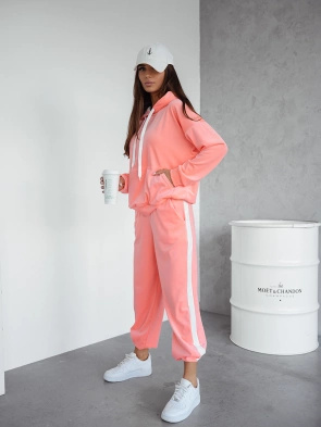 Welurowy komplet dresowy brzoskwiniowy