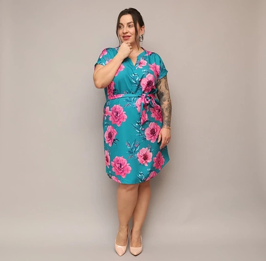 Prosta sukienka plus size z krótkim rękawem morska kwiaty