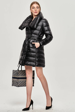 Czarny płaszcz ze stójką