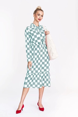 Biało-niebieska sukienka z rozkloszowanym dołem