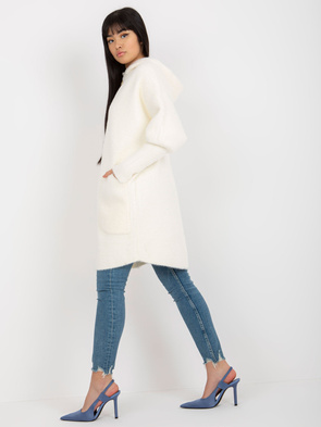 Elegancka ecru narzutka typu alpaka poniżej bioder