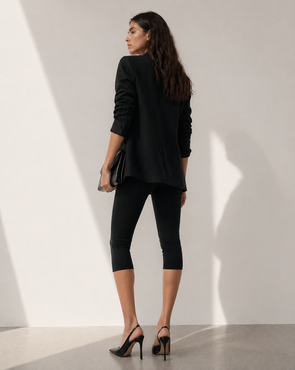 Czarne legginsy sportowe typu capri damskie