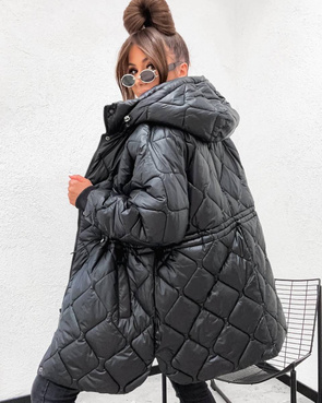 Luźna, pikowana kurtka z nieodpinanym kapturem czarna