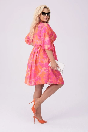 Sukienka plus size w kwiaty różowo-pomarańczowa