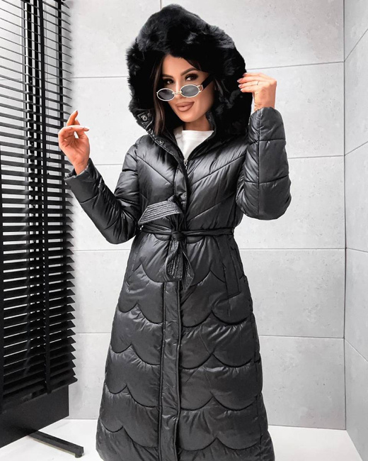 Długi, pikowany damski płaszcz z paskiem czarny