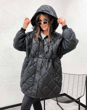 Luźna, pikowana kurtka z nieodpinanym kapturem czarna