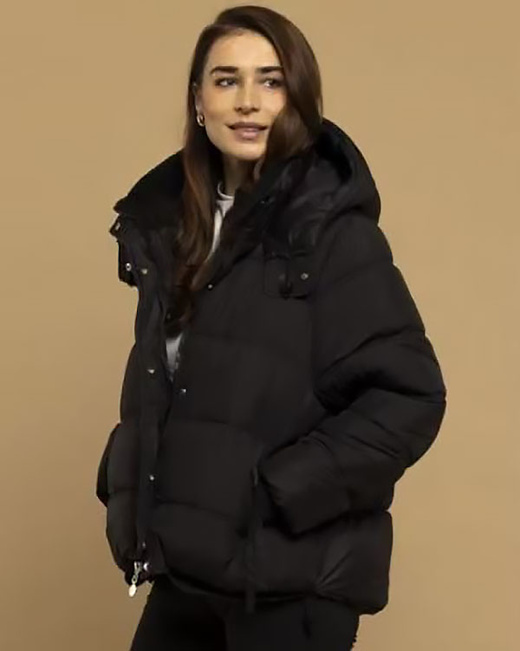 Krótka czarna kurtka zimowa typu puffer