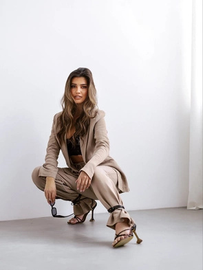 Elegancki komplet cappuccino marynarka + spodnie