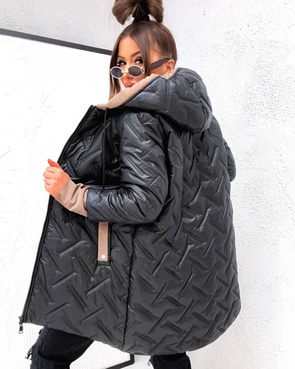 Luźna przejściowa kurtka plus size z kapturem czarna