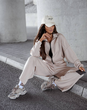 Komfortowy beżowy komplet damski bluza + szerokie spodnie