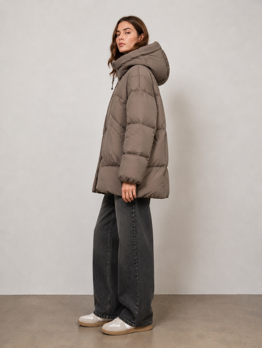 Puchowa beżowa kurtka damska oversize typu puffer