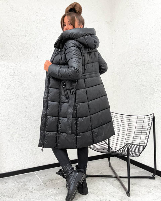 Taliowana zimowa kurtka z kapturem czarna