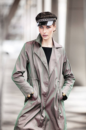 Damski płaszcz bez zapięcia kameleon