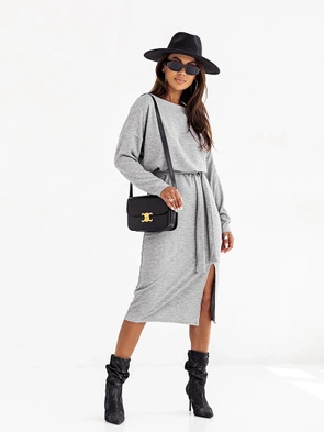 Szara dzianinowa sukienka z długim rękawem