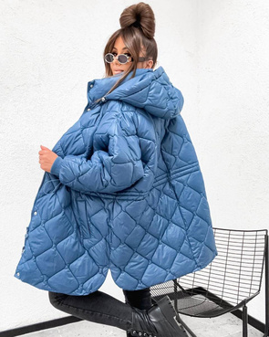 Luźna, pikowana kurtka z nieodpinanym kapturem niebieska