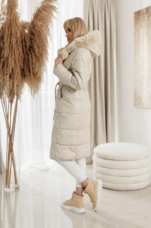 Zimowy płaszcz z ekoskóry z futrem ecru