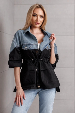 Luźna kurtka jeansowa z łączonych materiałów w kolorze niebiesko-czarnym