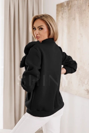 Czarna dzianinowa narzutka z ozdobnym motywem