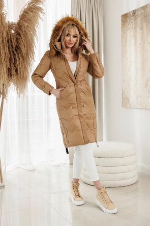 Zimowy taliowany płaszcz damski camel