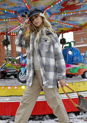 Damska kurtka koszulowa w kratę w kolorze szaro/ecru