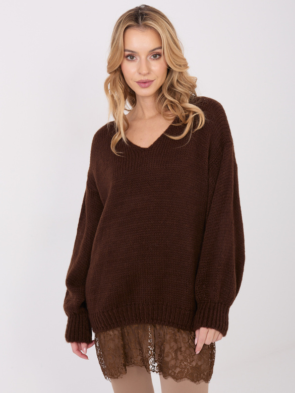 Miękki brązowy sweter damski z moherem i koronką