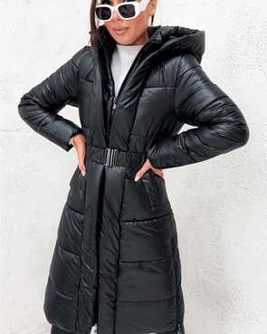 Puchowa czarna kurtka damska z paskiem