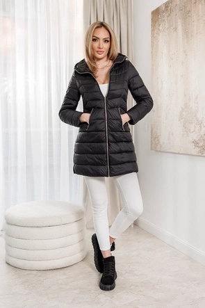 Czarna pikowana kurtka z kapturem