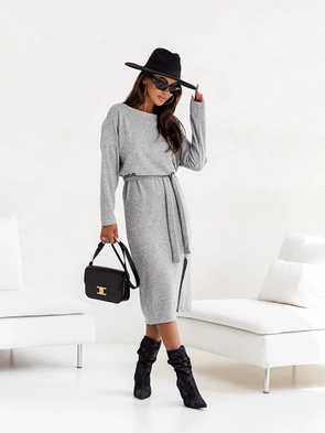 Szara dzianinowa sukienka z długim rękawem