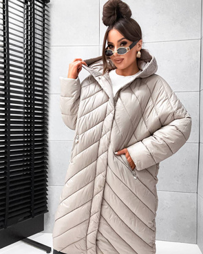 Pikowana beżowa kurtka zimowa oversize