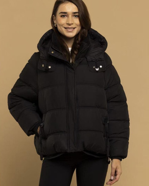 Krótka czarna kurtka zimowa typu puffer