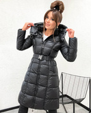 Taliowana zimowa kurtka z kapturem czarna