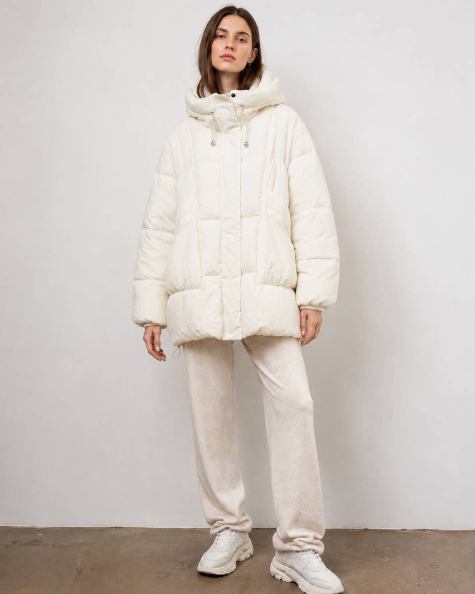 Puchowa kremowa kurtka damska oversize typu puffer