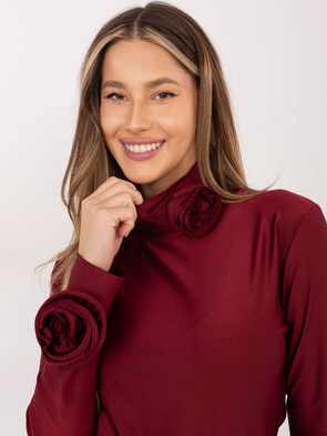 Elegancka bordowa bluzka z golfem