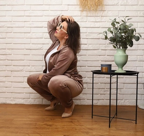 Zestaw plus size bluza + spodnie dresowe welur beżowy