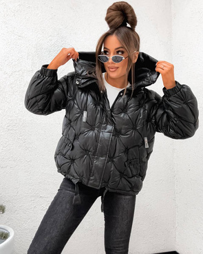 Luźna czarna kurtka z obniżonymi ramionami